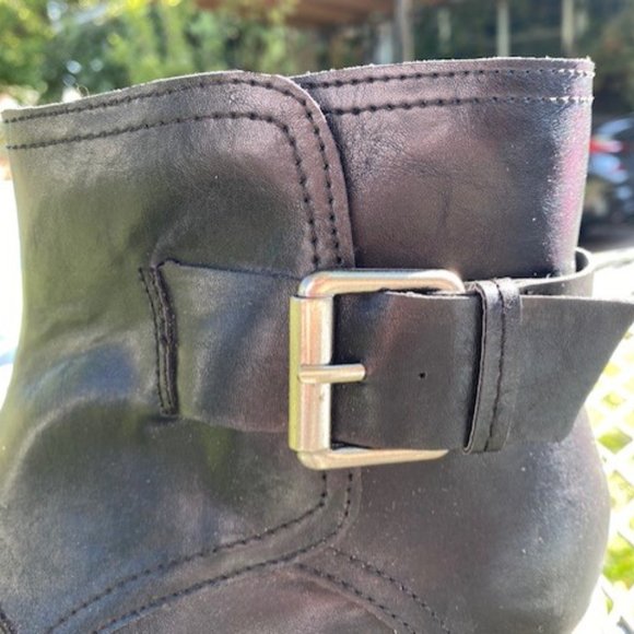 Black Moto Style Ankle Boots - Picture 4 of 7